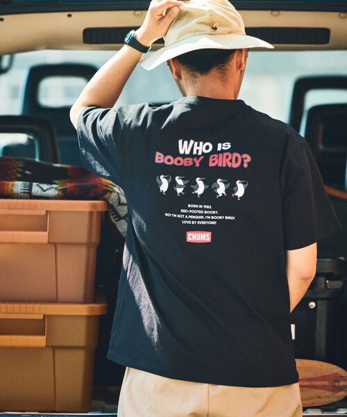 FREAK'S STORE(フリークスストア)の「限定展開 CHUMS×FREAK'S STORE/チャムス 別注 バックプリント クルーネックTシャツ/WHO IS BOOBY BIRD(Tシャツ/カットソー・メンズ・サックスブルー/ブラック/ホワイト/ベージュ・MEDIUM/LARGE/SMALL/X-LARGE)」の8枚目の写真