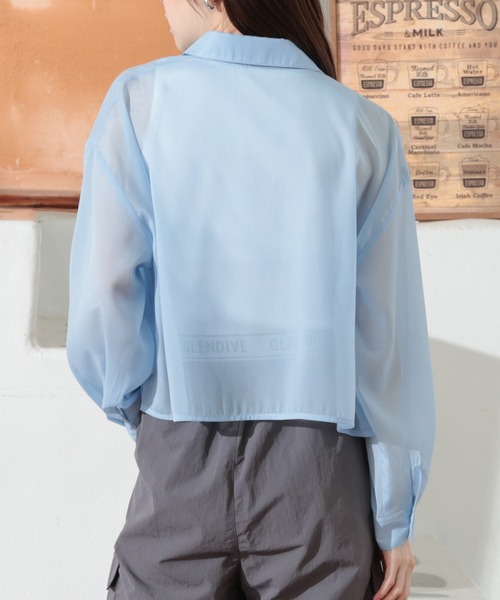 Honeys(ハニーズ)の「ショート丈シアーシャツ(シャツ/ブラウス・レディース・ホワイト/ライトグレー/ブラック/サックスブルー/イエロー/パープル/ピンク/モカ/スミクロ・SS/S/M/L)」の19枚目の写真