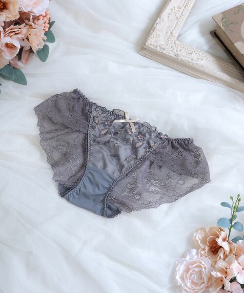 Risa Magli（リサマリ）の「ボーナ レースショーツ（ショーツ・レディース・カーキ/ベビーピンク/グレー・M/L）」の2枚目の写真