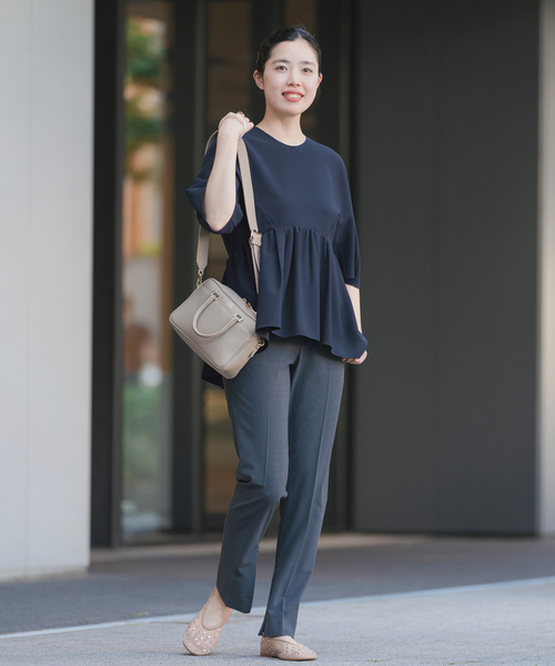 IENA（イエナ）の「ペプラムギャザーブラウス（シャツ/ブラウス・レディース・ベージュ/ネイビー・FREE）」の17枚目の写真