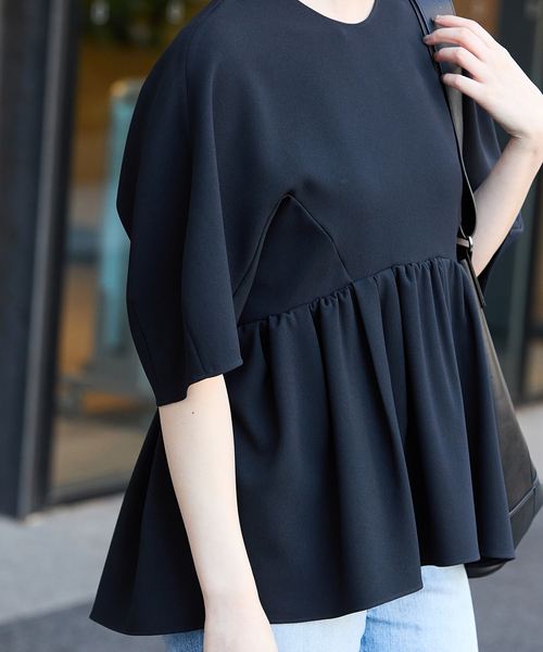 IENA（イエナ）の「ペプラムギャザーブラウス（シャツ/ブラウス・レディース・ベージュ/ネイビー・FREE）」の8枚目の写真