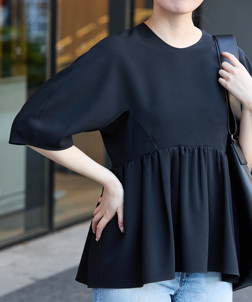 IENA（イエナ）の「ペプラムギャザーブラウス（シャツ/ブラウス・レディース・ベージュ/ネイビー・FREE）」の12枚目の写真