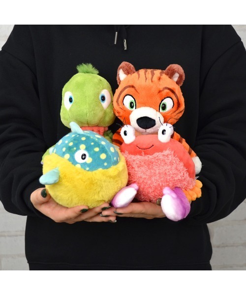 nici(ニキ)の「NICI/サンセットドリーム2024 タートル タテウス ぬいぐるみ 25cm(おもちゃ・レディース・グリーン・ONE SIZE)」の4枚目の写真