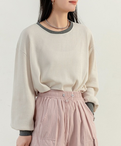DAY CLOSET(デイ クローゼット)の「【旬のぽこぽこ質感】長袖バイカラー配色オーバーサイズワッフルリブトップス レディース(Tシャツ/カットソー・レディース・ブラック/ベージュ/グレー/オフホワイト・FREE)」の7枚目の写真