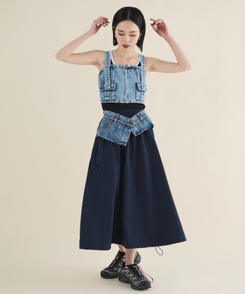 MERLOT（メルロー）の「デニム×ナイロンコンビスカート（デニムスカート・レディース・ネイビー・FREE）」の8枚目の写真