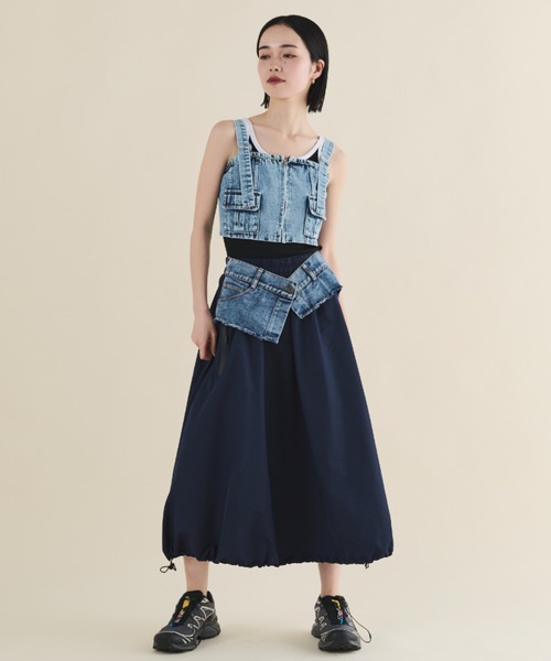 MERLOT（メルロー）の「デニム×ナイロンコンビスカート（デニムスカート・レディース・ネイビー・FREE）」の9枚目の写真