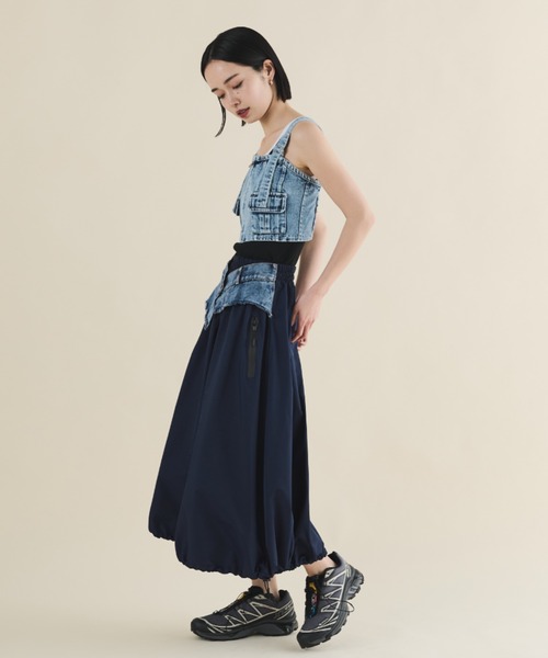 MERLOT（メルロー）の「デニム×ナイロンコンビスカート（デニムスカート・レディース・ネイビー・FREE）」の10枚目の写真
