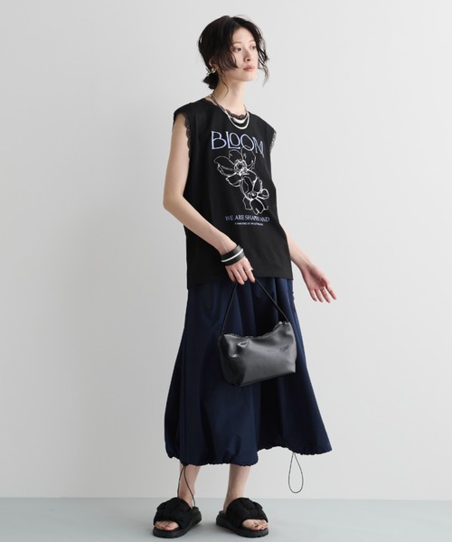 MERLOT（メルロー）の「デニム×ナイロンコンビスカート（デニムスカート・レディース・ネイビー・FREE）」の14枚目の写真