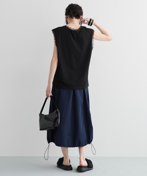 MERLOT（メルロー）の「デニム×ナイロンコンビスカート（デニムスカート・レディース・ネイビー・FREE）」の17枚目の写真