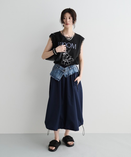 MERLOT（メルロー）の「デニム×ナイロンコンビスカート（デニムスカート・レディース・ネイビー・FREE）」の15枚目の写真