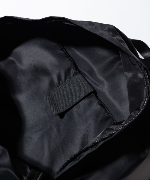 glamb（グラム）の「Rubber Tag Daypack / ラバータグデイパック（バックパック/リュック・メンズ・ブラック/ベージュ・FREE）」の17枚目の写真