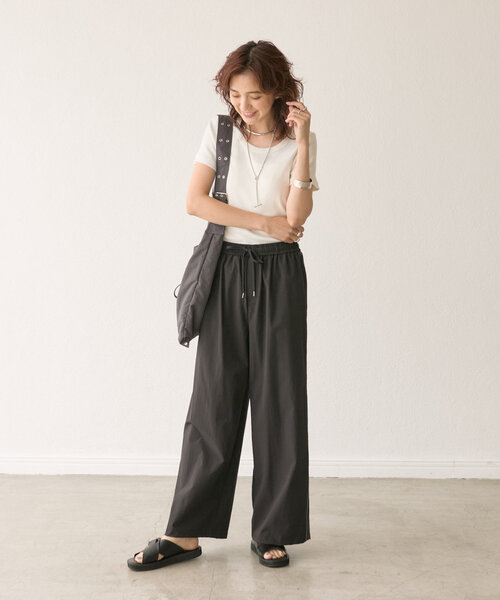 RIVE DROITE(リヴドロワ)の「イージートラックパンツ(その他パンツ・レディース・ブラック/ベージュ・38/36)」の4枚目の写真