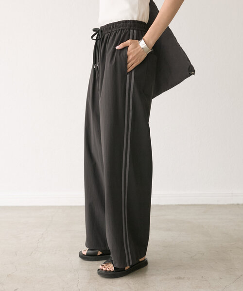 RIVE DROITE(リヴドロワ)の「イージートラックパンツ(その他パンツ・レディース・ブラック/ベージュ・38/36)」の8枚目の写真