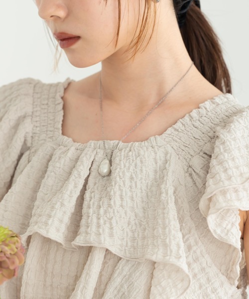 hinari（ヒナリ）の「変形パールモチーフネックレス（ネックレス・レディース・シルバー・FREE）」の9枚目の写真