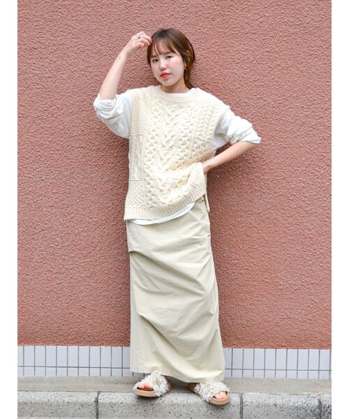 Ungrid(アングリッド)の「【WEB限定】パッチワークケーブルニットベスト(ベスト・レディース・チャコールグレー/アイボリー/グリーン・FREE)」の16枚目の写真