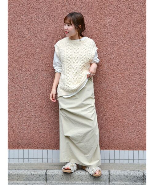 Ungrid(アングリッド)の「【WEB限定】パッチワークケーブルニットベスト(ベスト・レディース・チャコールグレー/アイボリー/グリーン・FREE)」の17枚目の写真