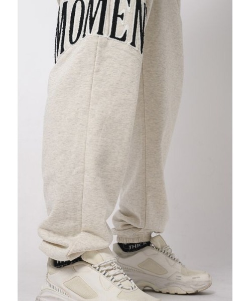 【セール】【RE730】ワッペン付きジョガーパンツ ユニセックス(その他パンツ)|RE730(アールイーセブンサーティー) 【セール】【RE730】ワッペン付きジョガーパンツ ユニセックス(その他パンツ)|RE730(アールイーセブンサーティー)