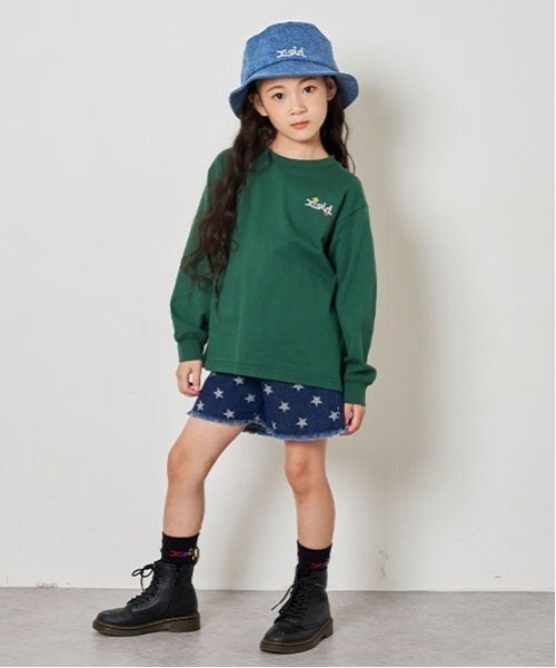 X-girl Stages（エックスガールステージス）の「星柄デニムショートパンツ（その他パンツ・キッズ・ブルー/ライトブルー・90cm/100cm/110cm/120cm/130cm/140cm）」の2枚目の写真