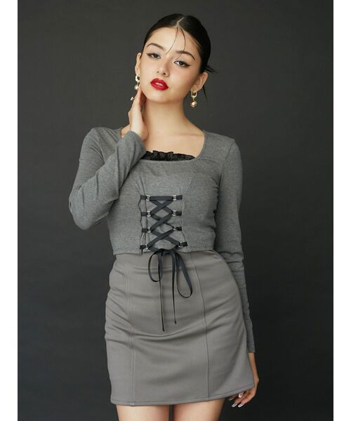 EVRIS（エヴリス）の「レースアップデザインクロップドトップス（T