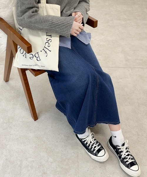 Doux Belle(ドゥーベル)の「フレアロングデニムスカート(スカート・レディース・ワンウォッシュ/ブルー/ネイビー・SMALL/MEDIUM/LARGE/X-LARGE)」の9枚目の写真