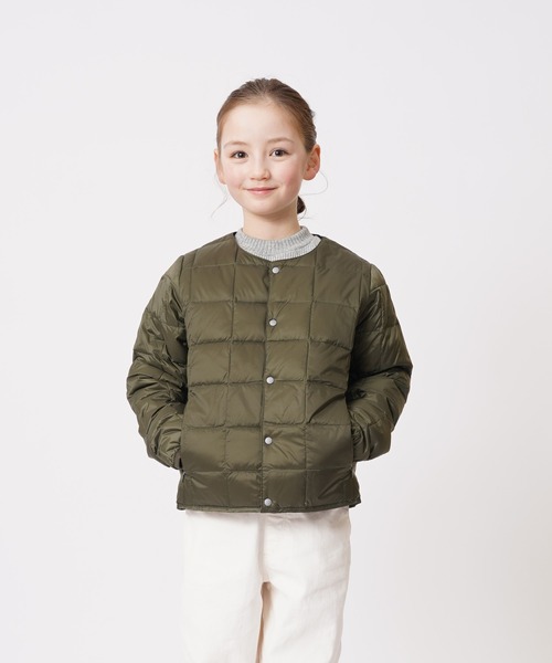 TAION（タイオン）の「【TAION(タイオン)】〈キッズ〉ベーシック クルーネックボタン インナーダウンジャケット（ダウンジャケット/コート・キッズ・ダークオリーブ/カーキ/ブラウン系1/ブラック系3/レッド系その他/チョコ/ミント/ブラック/ライム/バーガンディー/グレー/サンドベージュ/レモンイエロー/ネイビー系6/ダークパープル/ベージュ/ラベンダー/ダークオレンジ/ダークネイビー/オレンジ/ネイビー/チャコール/チャコールグレー/キャメル/ダークグリーン/ライトピンク/オリーブ/ダークブルー/モカ/ライトブルー/オフホワイト/ケリーグリーン/ライトグレー/ベージュ系5・130/110/150/140/120/100）」の17枚目の写真