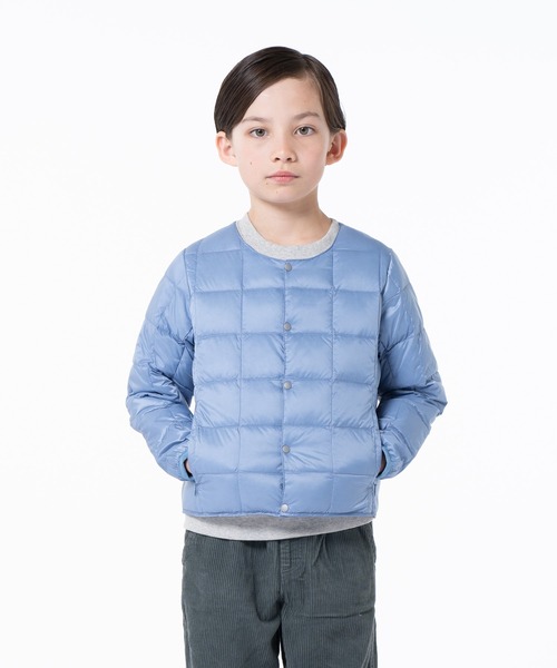 TAION（タイオン）の「【TAION(タイオン)】〈キッズ〉ベーシック クルーネックボタン インナーダウンジャケット（ダウンジャケット/コート・キッズ・ダークオリーブ/カーキ/ブラウン系1/ブラック系3/レッド系その他/チョコ/ミント/ブラック/ライム/バーガンディー/グレー/サンドベージュ/レモンイエロー/ネイビー系6/ダークパープル/ベージュ/ラベンダー/ダークオレンジ/ダークネイビー/オレンジ/ネイビー/チャコール/チャコールグレー/キャメル/ダークグリーン/ライトピンク/オリーブ/ダークブルー/モカ/ライトブルー/オフホワイト/ケリーグリーン/ライトグレー/ベージュ系5・130/110/150/140/120/100）」の21枚目の写真