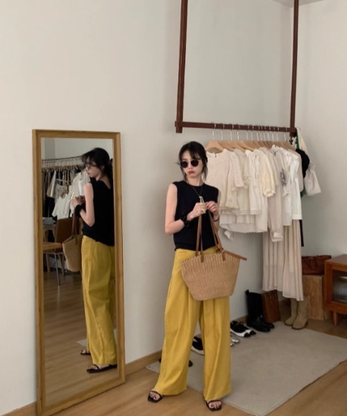 Alum'(アルム)の「バックオープンノースリニット(ニット/セーター・レディース・アイボリー/ブラック・FREE)」の3枚目の写真