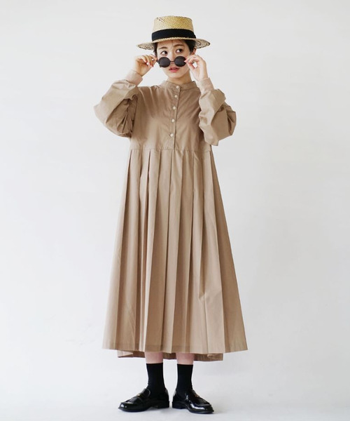 e-zakkamania stores（イーザッカマニアストアーズ）の「リブカフス プリーツワンピース（ワンピース・レディース・ベージュ/ブラック・フリー）」の5枚目の写真