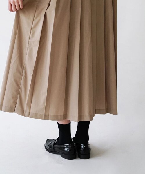 e-zakkamania stores（イーザッカマニアストアーズ）の「リブカフス プリーツワンピース（ワンピース・レディース・ベージュ/ブラック・フリー）」の12枚目の写真