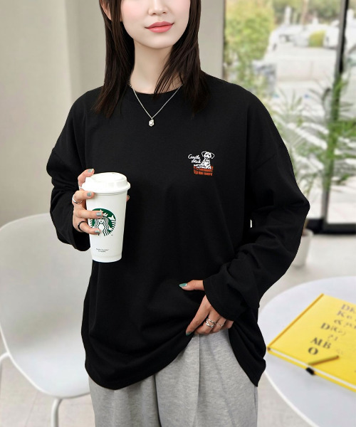 Candlestick(キャンドルスティック)の「ワイドシルエット シンプル 刺繍 ロゴ ロンT(Tシャツ/カットソー・レディース・ブラック系2/ダークグリーン/ホワイト系/ホワイト系2/ブラック/ブラウン系/サックスブルー/スミクロ/ブラック系/モカ/ホワイト/ブラック系3/グレー系/ブラック系7/ブラック系6/ホワイト系4/ホワイト系3/ホワイト系1/ブラック系5/バーガンディー/ブラック系1/ブラック系4/ホワイト系5/ブラック系8/ブラック系9/ホワイト系6・M/L/LL)」の17枚目の写真