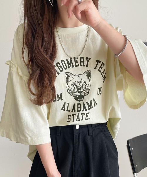 classicalelf（クラシカルエルフ）の「【長袖登場！】甘さも強さもこの一枚で。綿100％袖フリル×ピグメントカレッジTシャツ＆ロンT(半袖)(長袖)（Tシャツ/カットソー・レディース・チャコール/ピンク/ブルー/オフホワイト/ホワイト系1/グレー系1・LARGE/SMALL/X-LARGE/MEDIUM）」の2枚目の写真