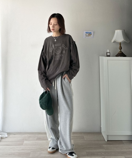 classicalelf（クラシカルエルフ）の「【長袖登場！】甘さも強さもこの一枚で。綿100％袖フリル×ピグメントカレッジTシャツ＆ロンT(半袖)(長袖)（Tシャツ/カットソー・レディース・チャコール/ピンク/ブルー/オフホワイト/ホワイト系1/グレー系1・LARGE/SMALL/X-LARGE/MEDIUM）」の22枚目の写真