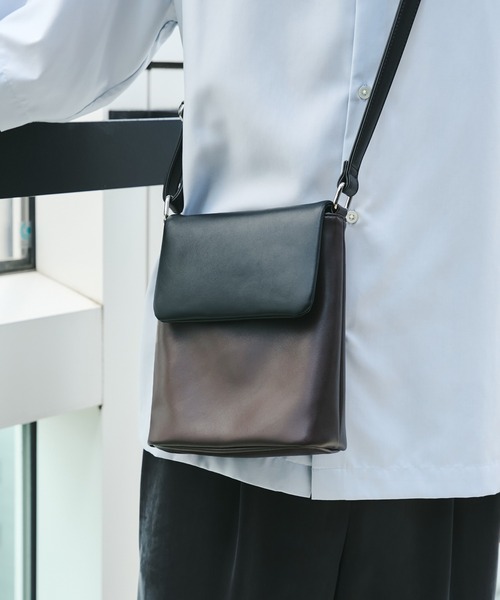 UNITED TOKYO ☆ほぼ新品☆ レザーショルダーバッグ （グレー色） LEATHER SHOULDER BAG(FREE DARK GREY): : メンズ｜UNITED TOKYO