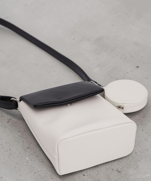 UNITED TOKYO（ユナイテッドトウキョウ）の「【WEB数量限定】LEATHER SHOULDER MINI BAG　｜撥水性/軽量/コインケース付き/長さ調整可能/大人気/縦長ショルダー（ショルダーバッグ・メンズ・ブラウン/ダークグレー/ブラック/アイボリー・FREE）」の21枚目の写真