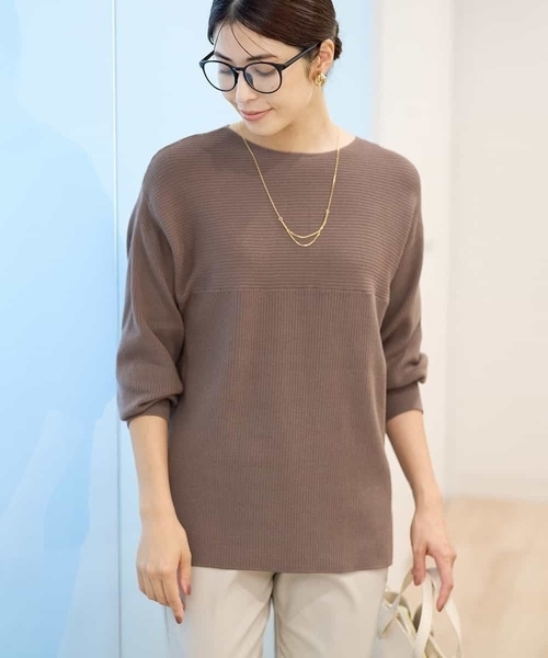 a.v.v(アーヴェヴェ)の「【WEB限定/洗える】切替ボートネックチュニックニット(ニット/セーター・レディース・グレー/アイボリー/ネイビー/モカ・34/36/38/42/40)」の3枚目の写真