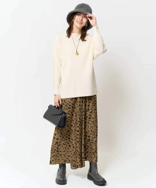 a.v.v(アーヴェヴェ)の「【WEB限定/洗える】切替ボートネックチュニックニット(ニット/セーター・レディース・グレー/アイボリー/ネイビー/モカ・34/36/38/42/40)」の12枚目の写真