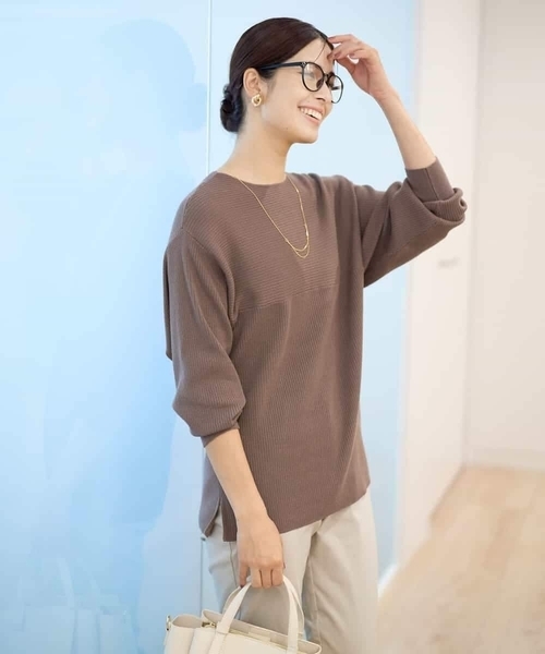 a.v.v(アーヴェヴェ)の「【WEB限定/洗える】切替ボートネックチュニックニット(ニット/セーター・レディース・グレー/アイボリー/ネイビー/モカ・34/36/38/42/40)」の22枚目の写真