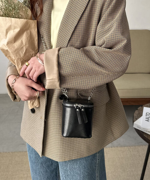 ✴︎    専用品です　✴︎たくさん笛が入るショルダー Rename カラビナ付き パラコード巾着 ナイロン ショルダーバッグ