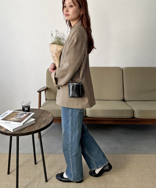 DISCOAT（ディスコート）の「【アクセサリー感覚で持ち歩ける♪】チェーンミニキューブバッグ（ショルダーバッグ・レディース・アイボリー/ブラック/ブラウン・FREE）」の21枚目の写真