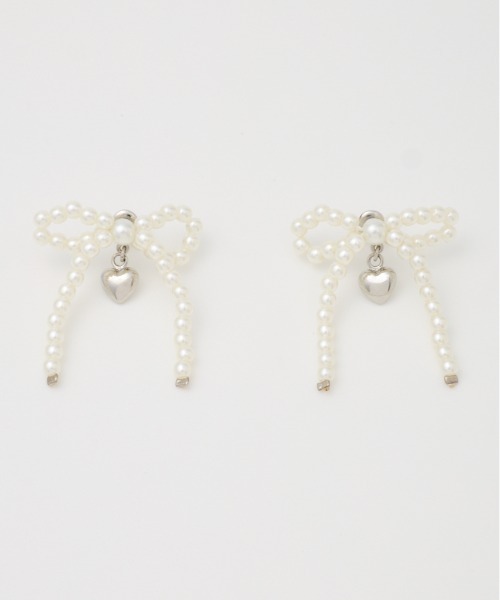 SLY（スライ）の「RIBBON CHARM P/EARRING リボン チャーム ピアス（ピアス（両耳用）・レディース・クリア/シルバー/ホワイト・FREE）」の2枚目の写真