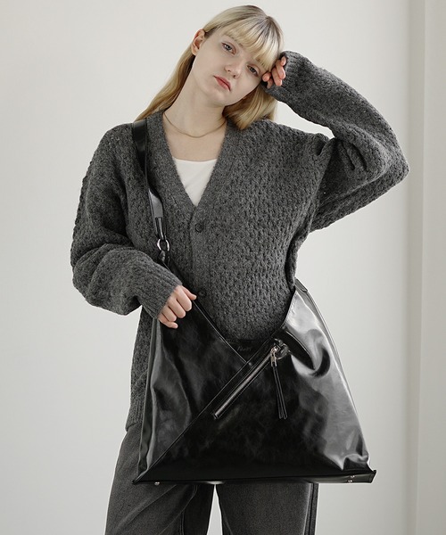 MinoriTY（マイノリティ）の「【MinoriTY】ガラスPUレザートライアングル2WAYトートバッグ/ショルダーバッグ（トートバッグ・メンズ・ブラック・FREE）」の6枚目の写真