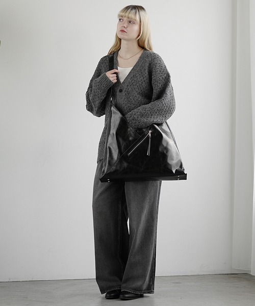 MinoriTY（マイノリティ）の「【MinoriTY】ガラスPUレザートライアングル2WAYトートバッグ/ショルダーバッグ（トートバッグ・メンズ・ブラック・FREE）」の8枚目の写真