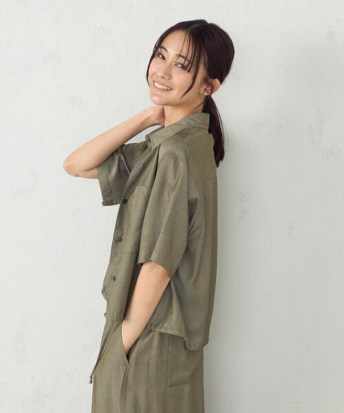 COMME CA ISM(コムサイズム)の「デニム風ドロスト付き ショートシャツ / セットアップ対応(シャツ/ブラウス・レディース・ブラック/ネイビー/カーキ・FREE)」の16枚目の写真