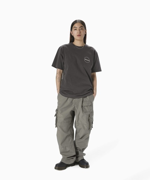 thisisneverthat（ディスイズネバーザット）の「C-Logo Tee（Tシャツ/カットソー・メンズ・グレー/フューシャピンク/ブルー/グリーン系その他/チャコール・XL/L/M/S）」の12枚目の写真