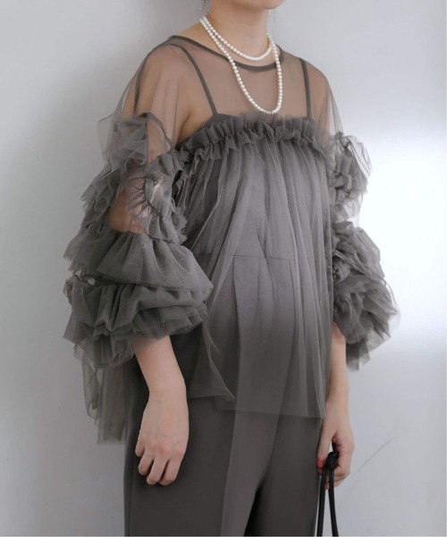 La TOTALITE(ラトータリテ)の「《追加2》デコラティブチュールトップス(シャツ/ブラウス・レディース・ライトグリーン/チャコールグレー/ベージュ/ブラック・FREE)」の12枚目の写真