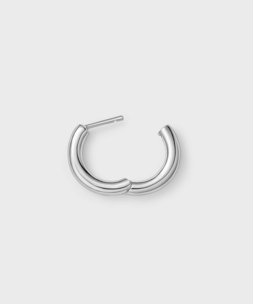 4℃ HOMME+（ヨンドシーオムプラス）の「シルバー フープ ピアス（ピアス（両耳用）・メンズ・シルバー・FREE）」の2枚目の写真