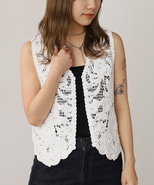ADAWAS（アダワズ）の「ADAWAS/アダワス LILY EMBROIDERY V-NECK VEST Vネックベスト（ベスト・レディース・ホワイト/ブラック/ミント・ONE SIZE）」の5枚目の写真