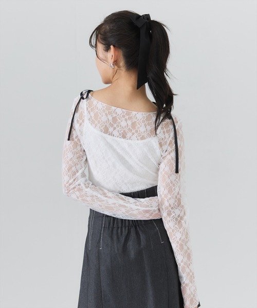 REDYAZEL（レディアゼル）の「サテンリボンショルダーレーストップス（Tシャツ/カットソー・レディース・ブラック/オフホワイト/ブルー・FREE）」の19枚目の写真
