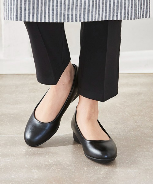 Lady worker(レディワーカー)の「立ち仕事に!バレエタイプ | パンプスのようなプレーンデザイン(パンプス・レディース・ブラック・24.0cm/22.5cm/23.5cm/24.5cm/23.0cm/22.0cm/25.0cm)」の2枚目の写真