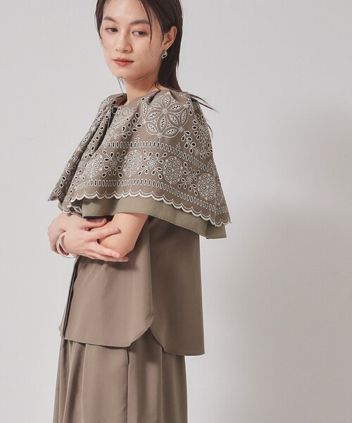 Sunauna（スーナウーナ）の「【幾何柄／エンブロイダリー】ケープカラーブラウス（シャツ/ブラウス・レディース・カーキ/ブラック・40/38）」の11枚目の写真